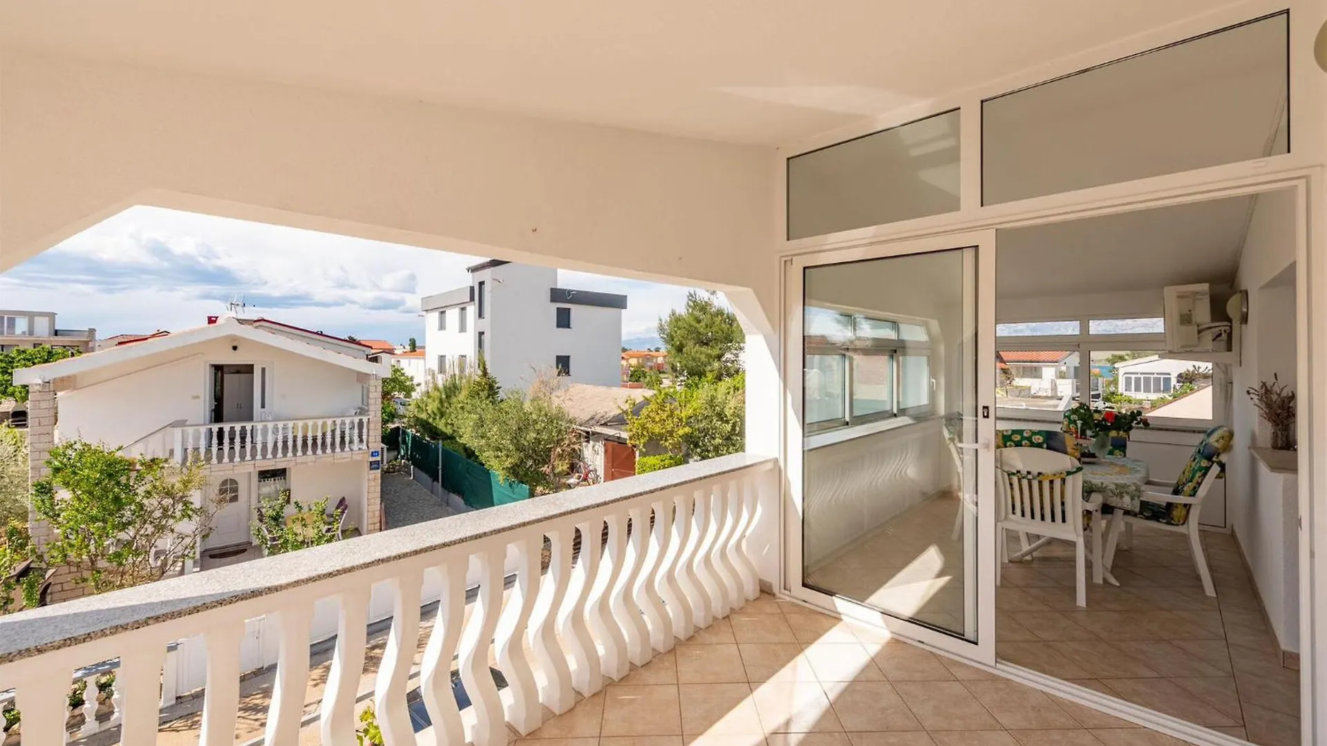 2 Bedroom Cozy Apartment In Vir